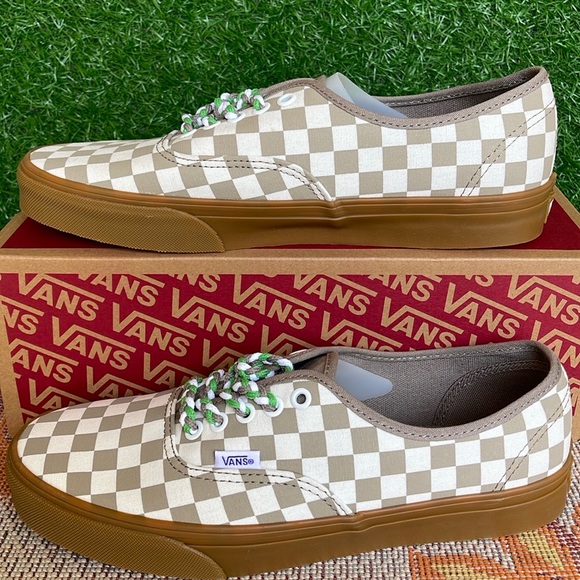 Vans WMNS Authentic
Checkerboard Moon Rock
VN0009PVCH8
Sneakers - Picture 1 of 16